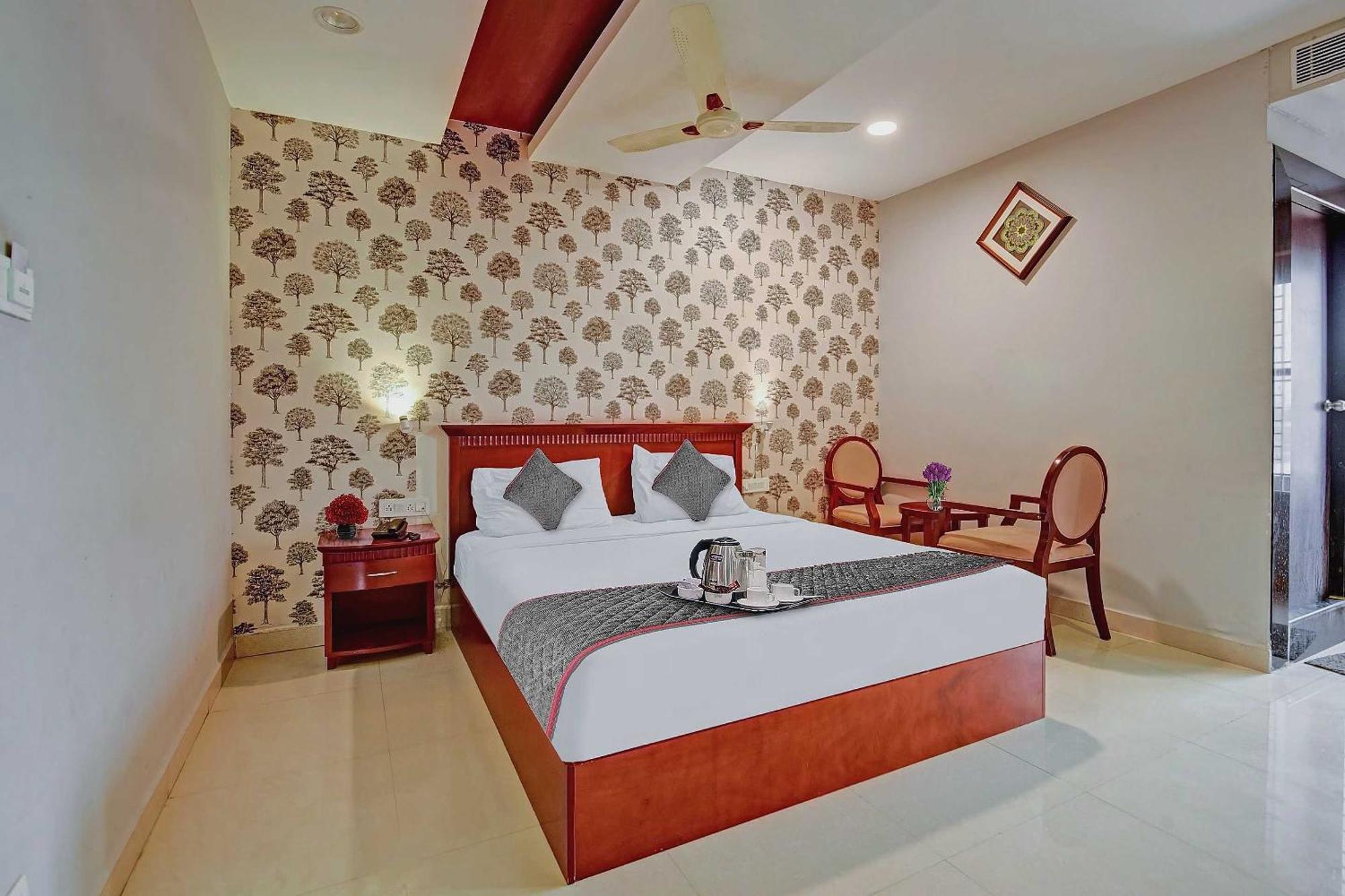 Collection O Oth Sri7 Inn Anantapur Exteriör bild